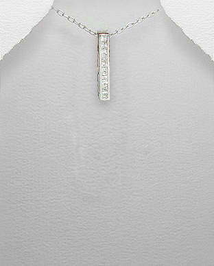 <b>Silver and white zirconia pendant<b>